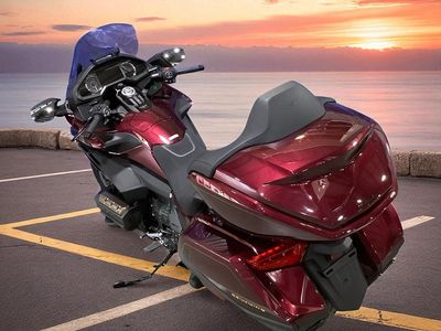 2025 Honda Gold Wing Tour 50th Anniversary - Photo 8