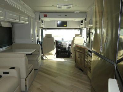 2026 Fleetwood Bounder - Photo 6