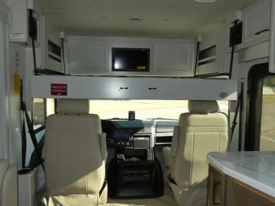 2026 Fleetwood Bounder - Photo 13
