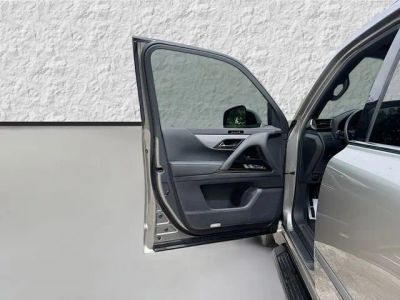 2023 Lexus LX — photo 23 view