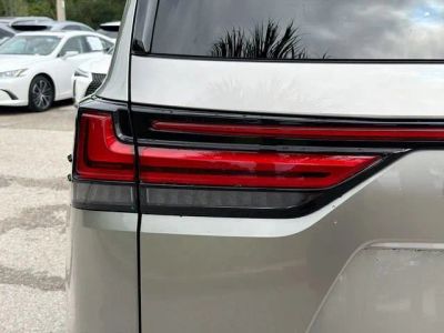2023 Lexus LX — photo 10 view