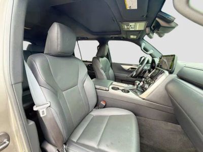 2023 Lexus LX — photo 16 view
