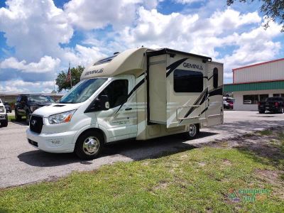 2022 Thor Motor Coach Gemini AWD — rear three-quarter view
