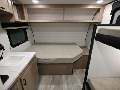 2026 Jayco PROWLER LYNX - Photo 2