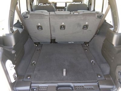 2025 Jeep Wrangler — photo 11 view