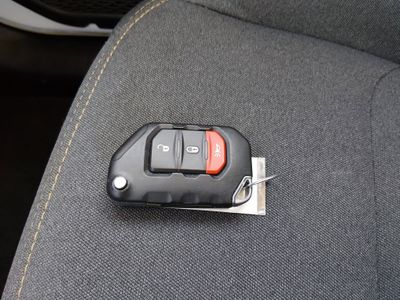 2025 Jeep Wrangler — photo 15 view