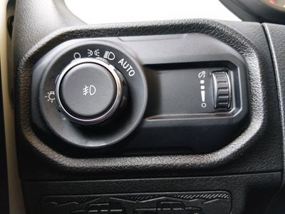 2025 Jeep Wrangler — photo 19 view