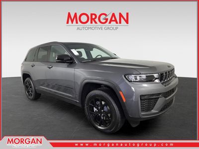 2026 Jeep Grand Cherokee Laredo in Gray — front three-quarter view