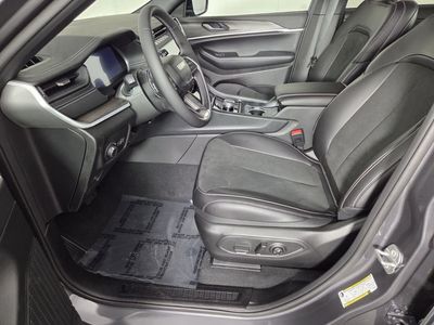 2026 Jeep Grand Cherokee — photo 11 view