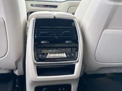2026 BMW X7 — photo 21 view