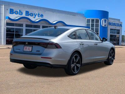 2026 Honda Accord Hybrid - Photo 5
