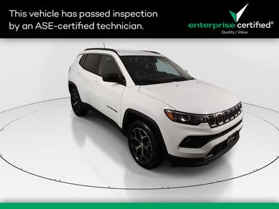 2024 Jeep Compass Latitude 4x4 — front three-quarter view
