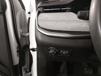 2024 Jeep Compass — photo 13 view