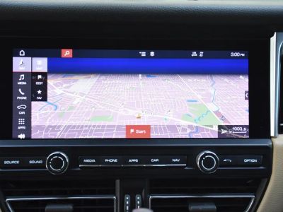 2019 Porsche Macan — photo 16 view