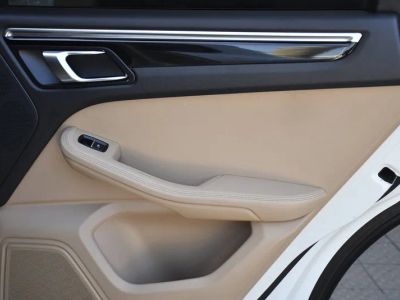 2019 Porsche Macan — photo 27 view