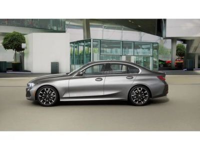 2026 BMW 3 Series - Photo 4