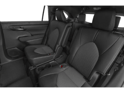 2024 Toyota Highlander — photo 10 view