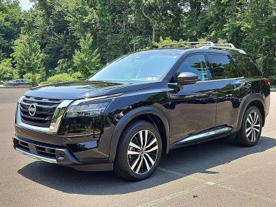 2023 Nissan Pathfinder — rear three-quarter view
