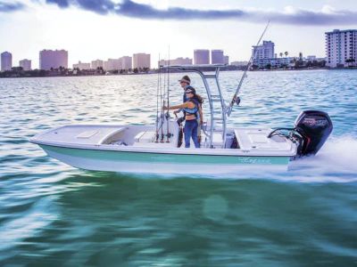 2017 Mako Pro Skiff 19 CC — front three-quarter view