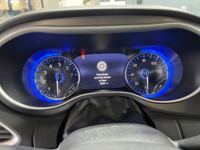 2023 Chrysler Pacifica — photo 10 view