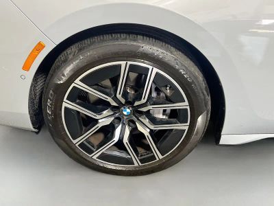 2024 BMW 7 Series — photo 11 view