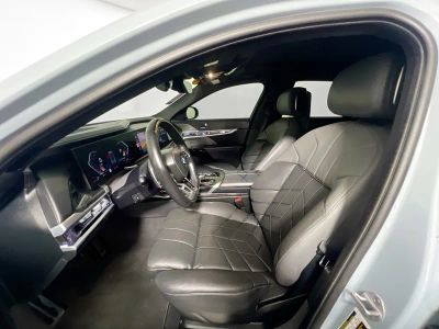 2024 BMW 7 Series — photo 12 view