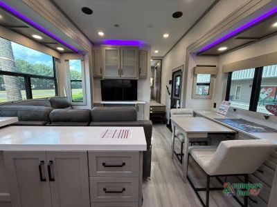 2025 Grand Design Momentum M-Class - Photo 12