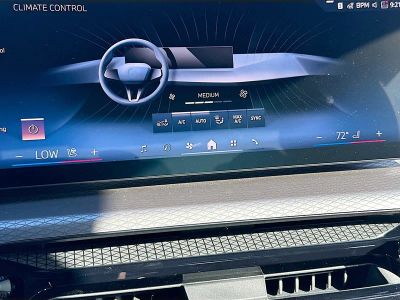 2026 BMW 3 Series — photo 13 view