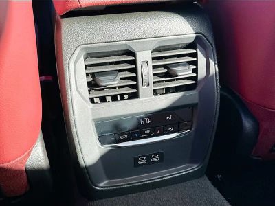 2026 BMW 3 Series — photo 20 view