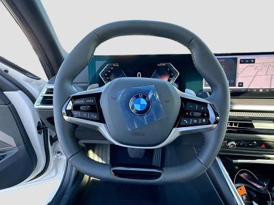 2026 BMW 3 Series — photo 8 view