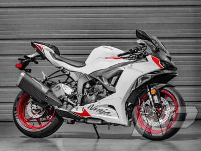 2025 Kawasaki Ninja ZX-6R - Photo 1