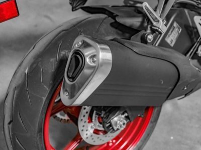 2025 Kawasaki Ninja ZX-6R - Photo 4