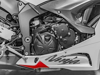 2025 Kawasaki Ninja ZX-6R - Photo 5