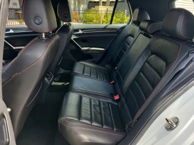 2015 Volkswagen Golf GTI — photo 16 view