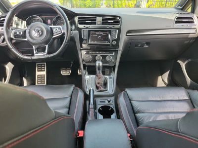 2015 Volkswagen Golf GTI — photo 14 view