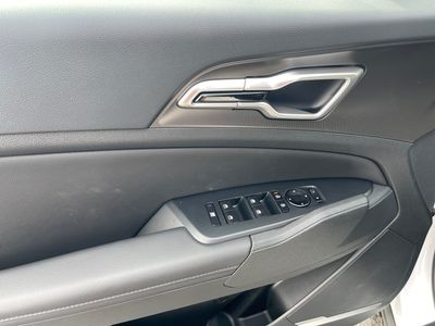 2026 Kia Sportage — photo 8 view