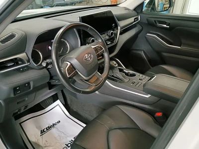 2023 Toyota Highlander — detail view