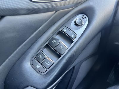 2018 Infiniti Q50 - Photo 19