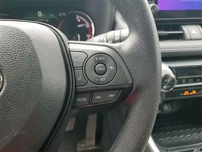 2025 Toyota RAV4 - Photo 15