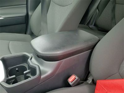 2025 Toyota RAV4 - Photo 19