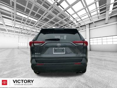 2025 Toyota RAV4 - Photo 4