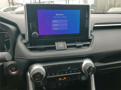 2025 Toyota RAV4 - Photo 17
