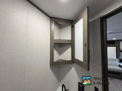 2025 Grand Design Transcend One - Photo 28