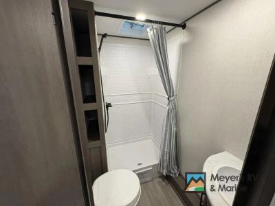 2025 Grand Design Transcend One - Photo 31