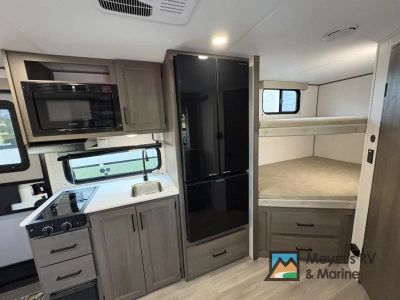 2025 Grand Design Transcend One - Photo 13