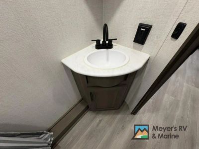 2025 Grand Design Transcend One - Photo 29