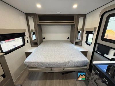 2025 Grand Design Transcend One - Photo 24