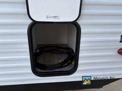 2025 Grand Design Transcend One - Photo 6