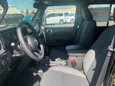 2026 Jeep Wrangler — photo 10 view
