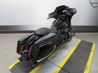 2025 Harley-Davidson FLHX - Street Glide - Photo 5
